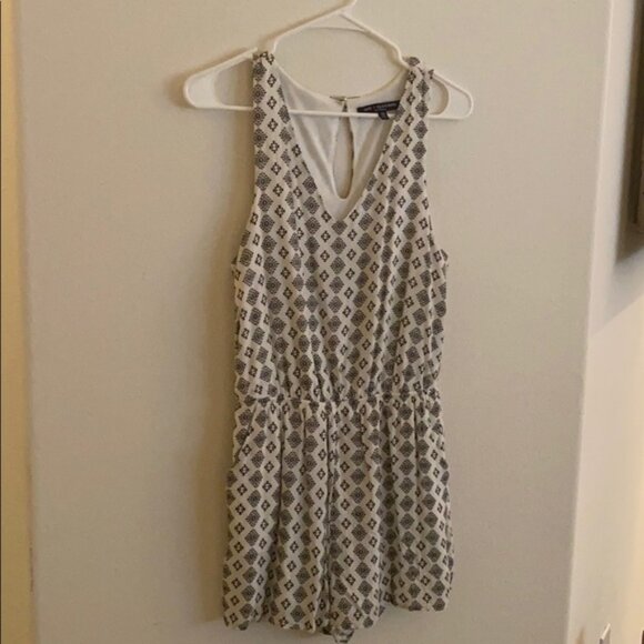 One clothing romper - Picture 2 of 2